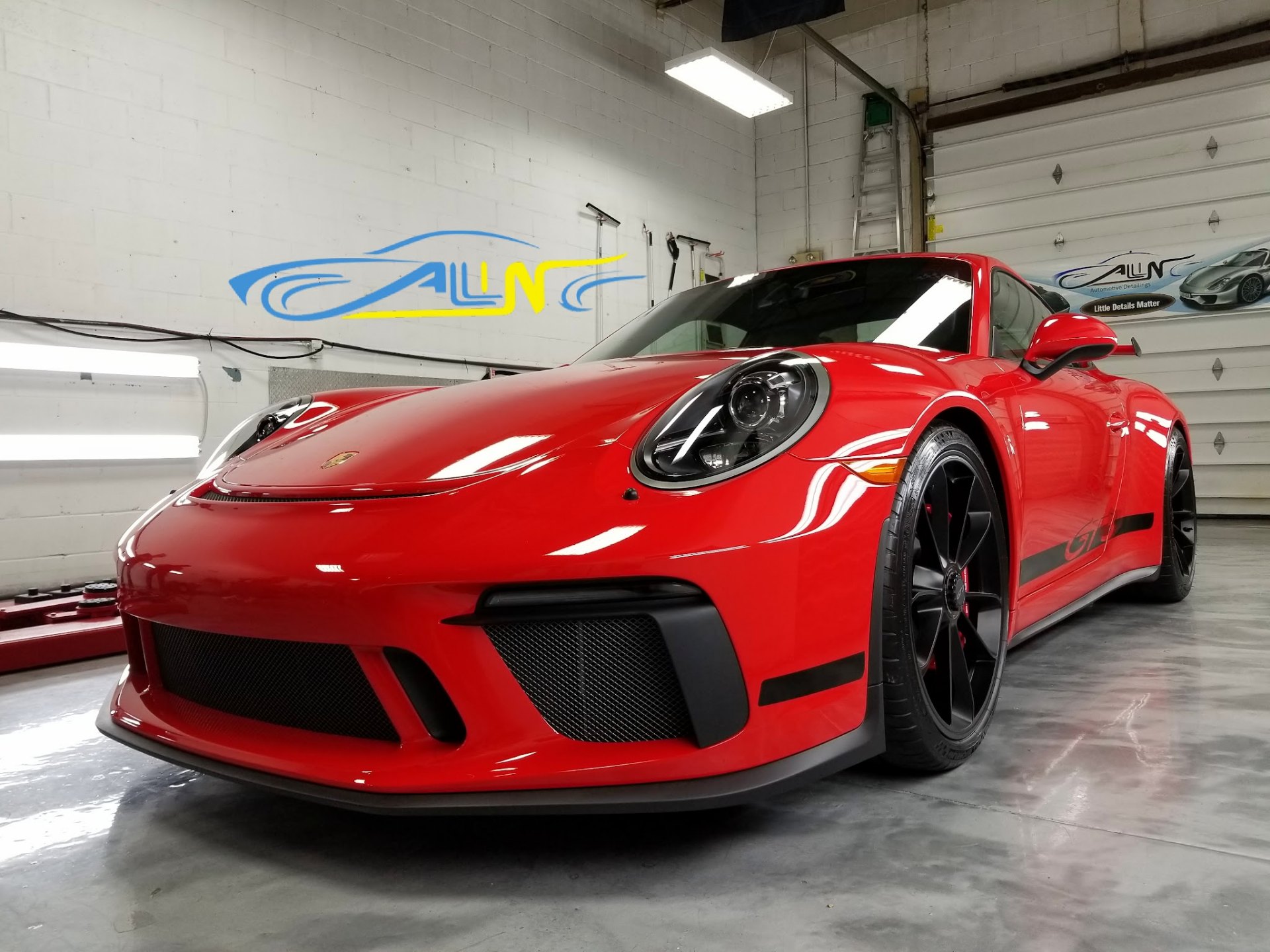 Custom Wrapping and PPF (Paint Protection Film)