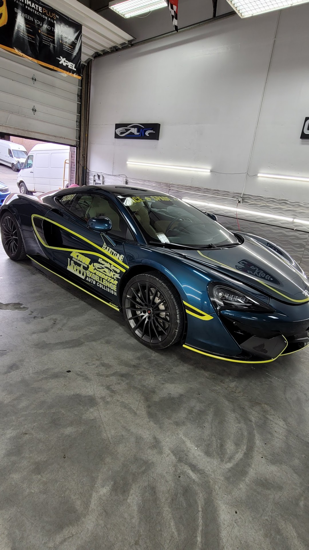 McLaren 570S